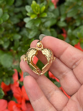 Load image into Gallery viewer, Healing Hands Tumblestone Cage Pendant
