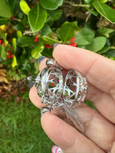 Load image into Gallery viewer, Dreamcatcher Tumblestone Cage Pendant
