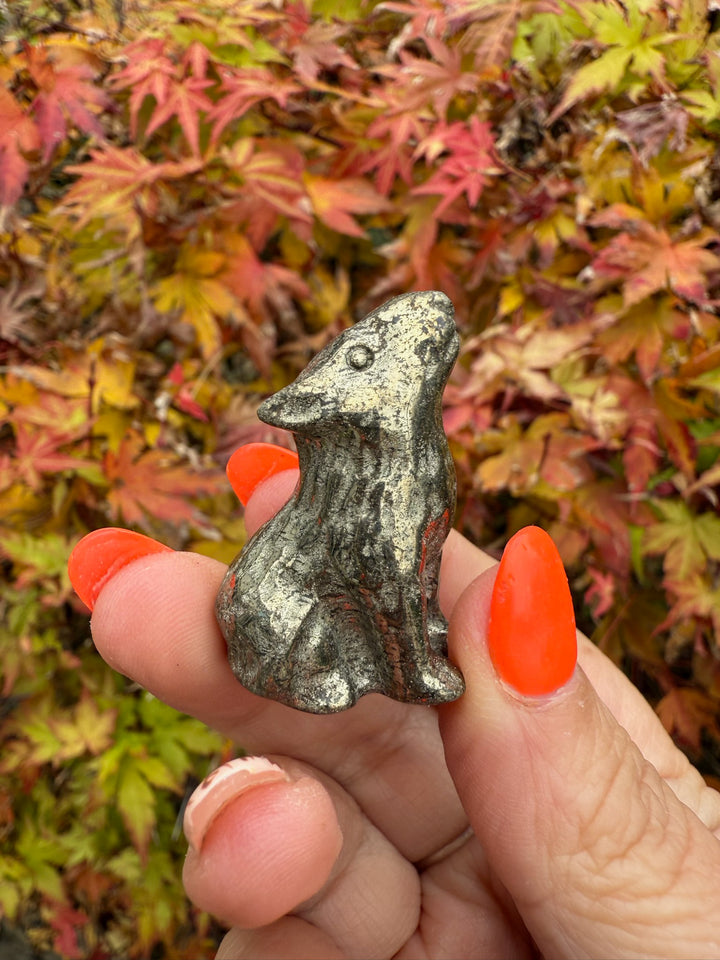 Pyrite Howling Wolf Carving