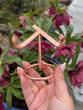 Load image into Gallery viewer, Rose Gold Metal Heart or Specimen Stand
