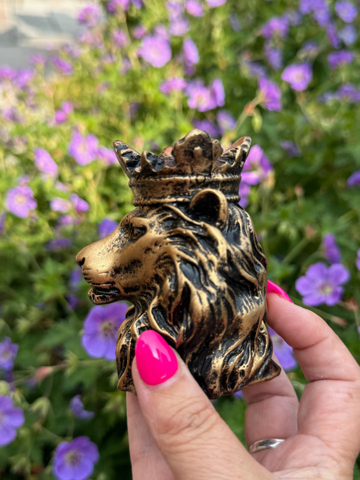 Golden Lion Head head Sphere Stand