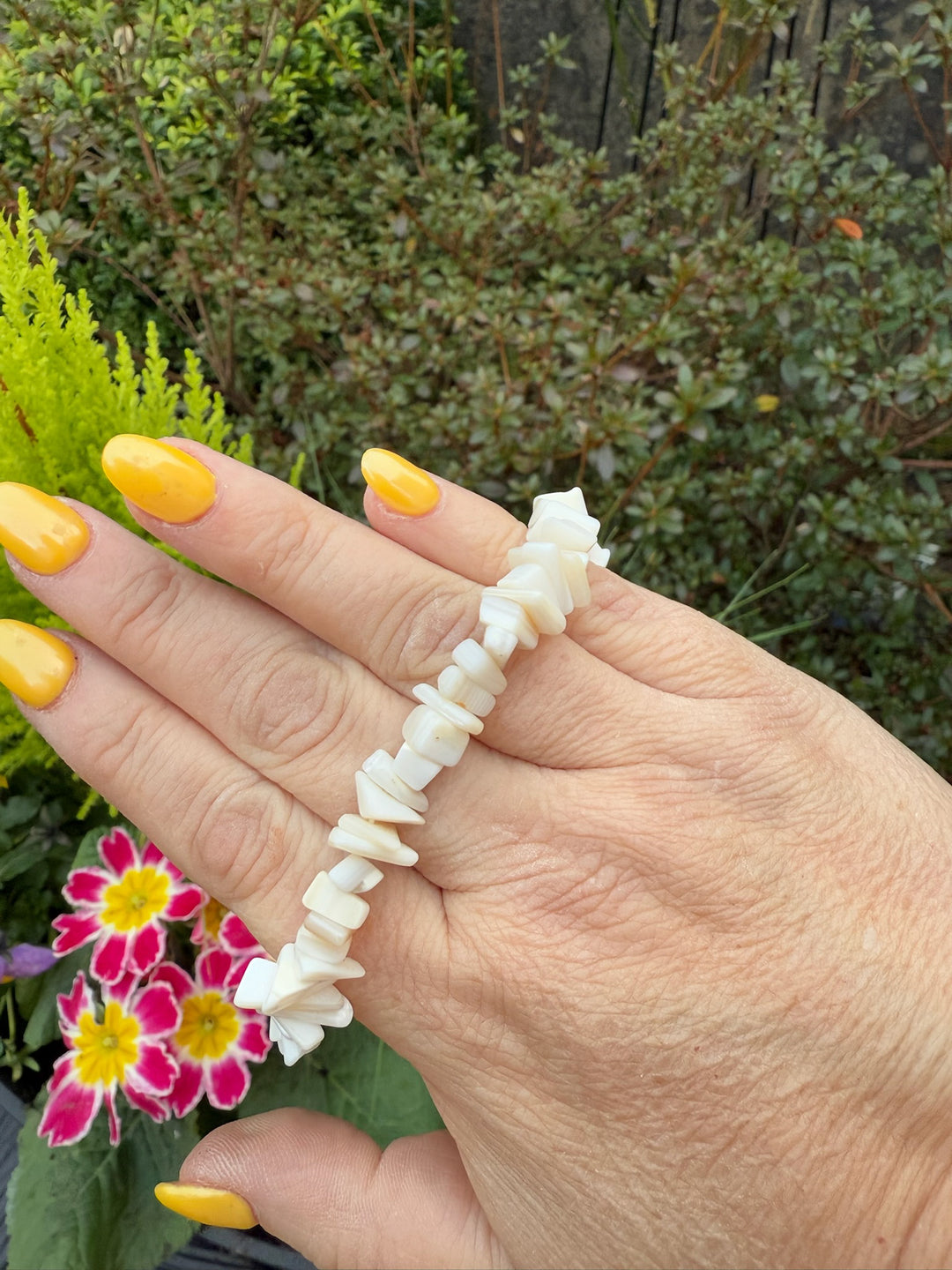 Mother of Pearl Chip Bracelet
