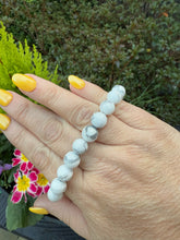 Load image into Gallery viewer, Howlite Bracelet 8mm Beads
