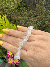 Load image into Gallery viewer, Quartz Chip Bracelet
