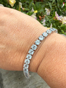 High Quality Faceted Aquamarine Set in Sterling Silver Bracelet