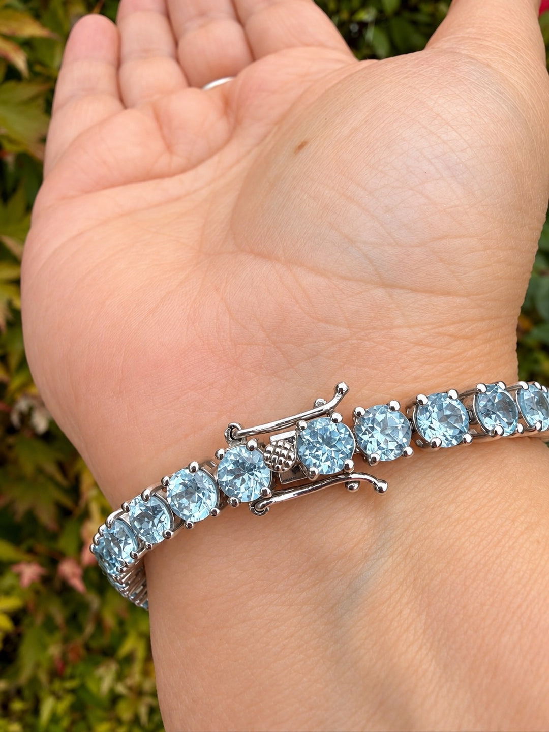 High Quality Faceted Aquamarine Set in Sterling Silver Bracelet