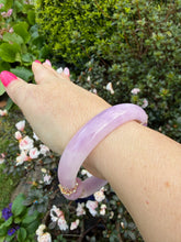 Load image into Gallery viewer, UV Reactive Kunzite Stretch Bangle Bracelet
