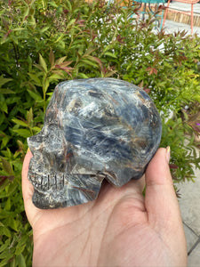 Unusual Uv Reactive Blue Kyanite Skull with Garnet