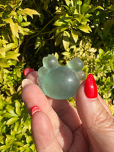 Load image into Gallery viewer, Green Fluorite Crab Carving
