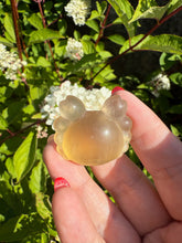 Load image into Gallery viewer, Yellow Fluorite Crab Carving
