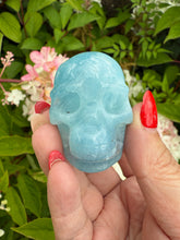 Load image into Gallery viewer, Aquamarine Skull Carving

