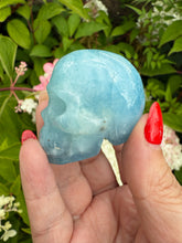 Load image into Gallery viewer, Aquamarine Skull Carving
