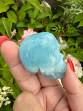 Load image into Gallery viewer, Aquamarine Skull Carving
