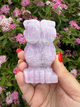 Load image into Gallery viewer, Uv Reactive Kunzite Owl Carving
