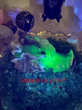 Load image into Gallery viewer, Large Uv Reactive Volcano Agate Dragon Head Carving
