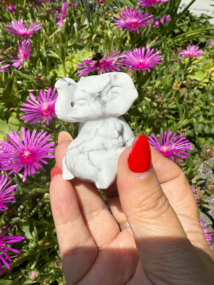 Howlite Elephant Carving
