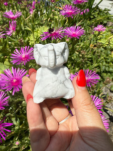 Howlite Elephant Carving
