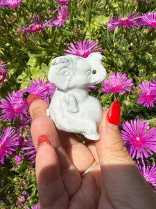 Howlite Elephant Carving