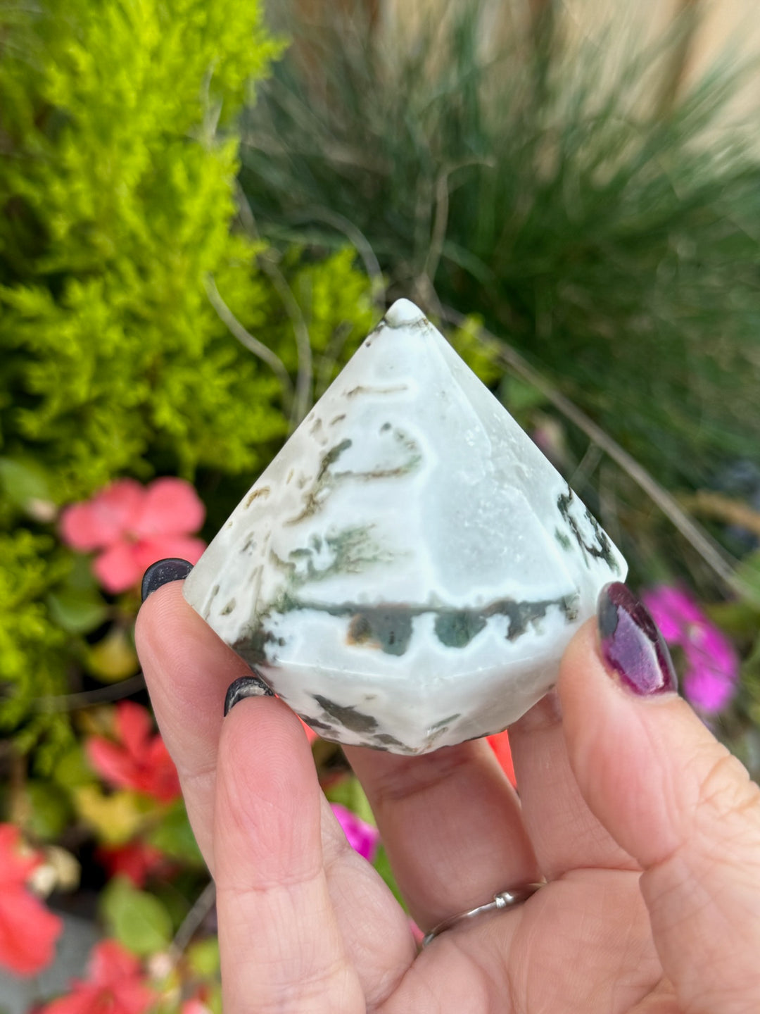 Moss Agate with Quartz Diamond Carving