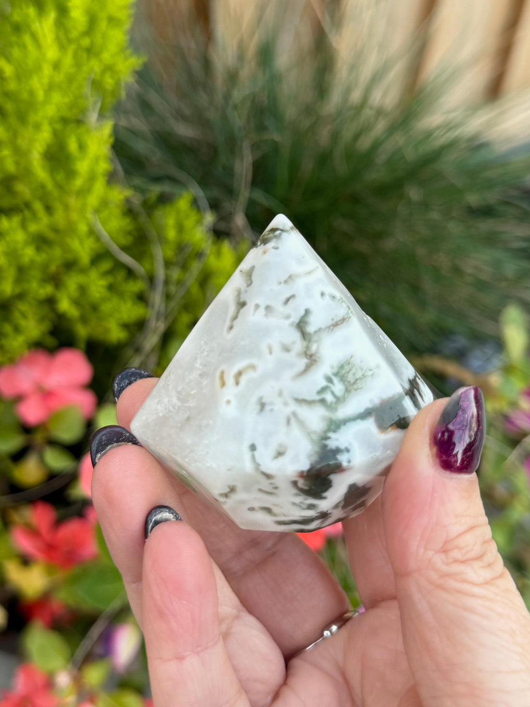 Moss Agate with Quartz Diamond Carving