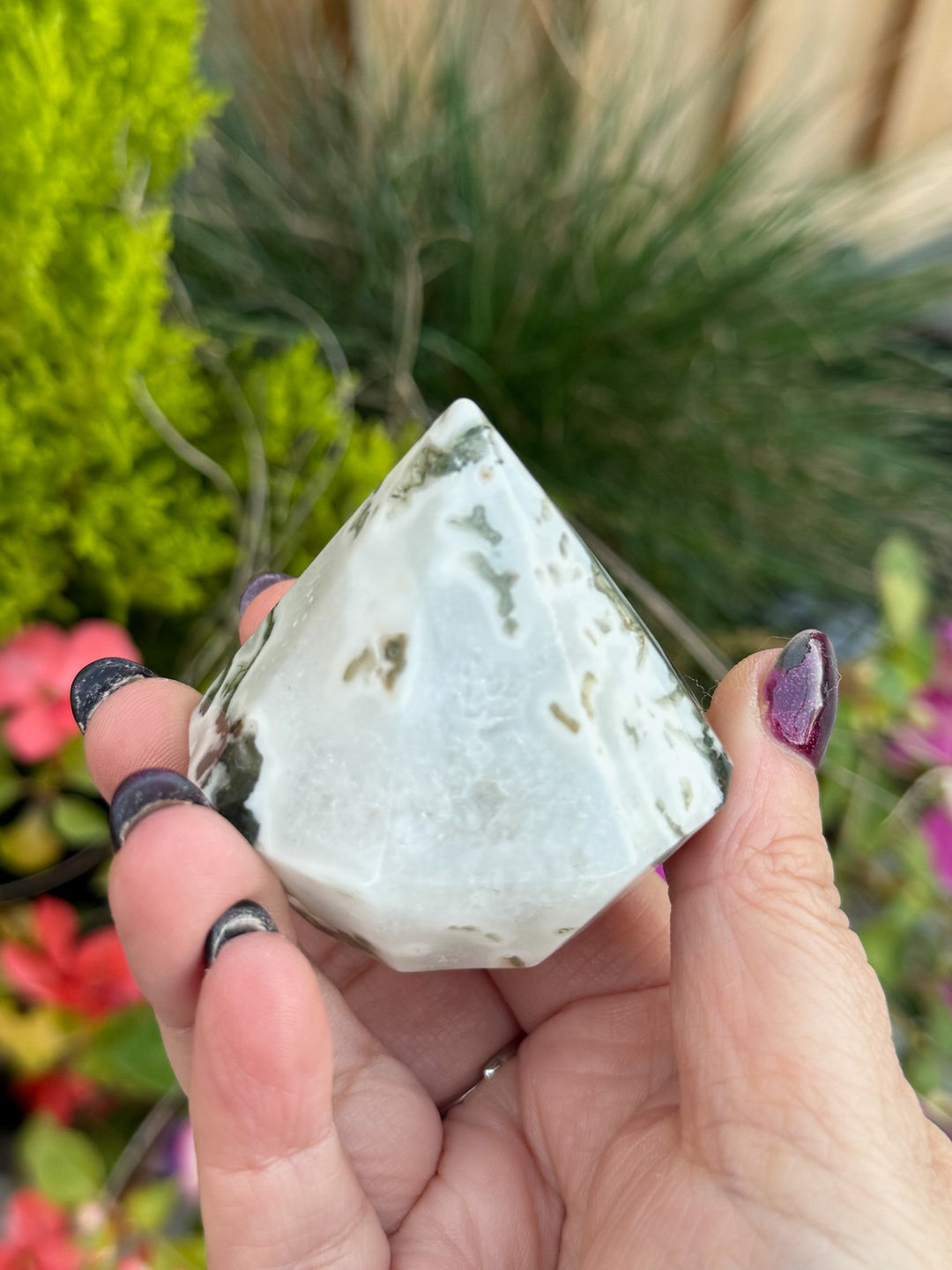 Moss Agate with Quartz Diamond Carving