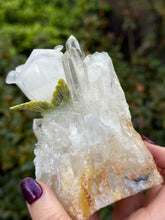Load image into Gallery viewer, Handcarved Sugilite Humming Bird on a Quartz and Pyrite Base with a Mangano Calcite Flower and Serpentine Petals
