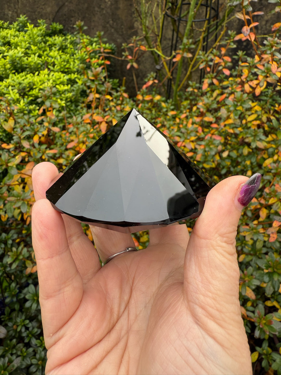 Polished Obsidian Diamond Carving