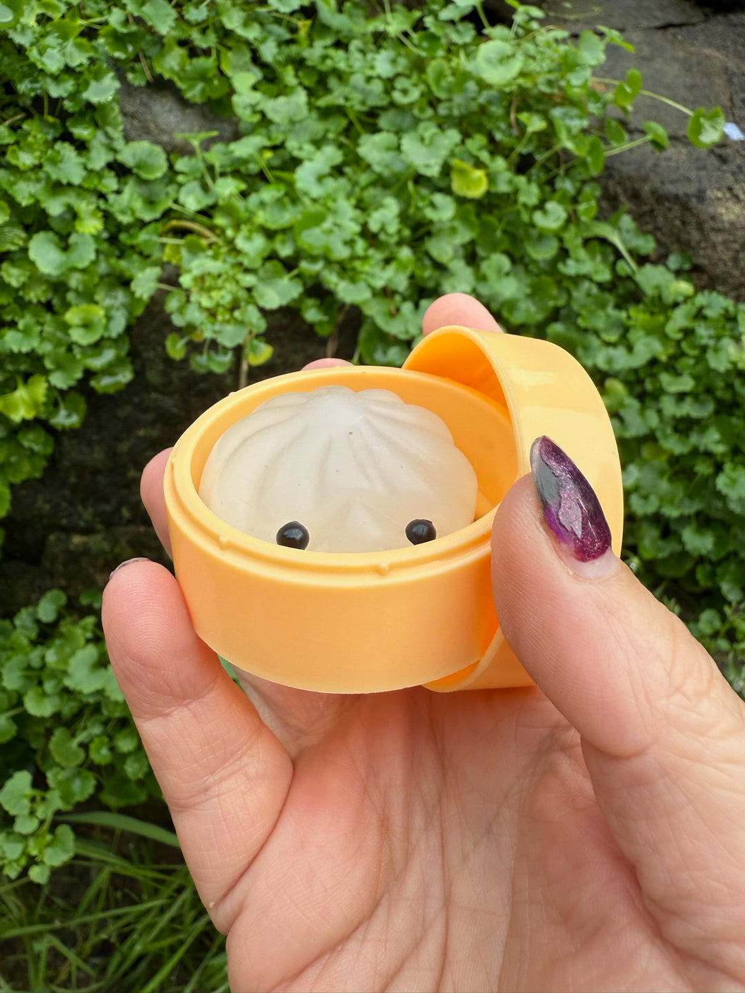 White Jade Bao Bun with Steamer Carving