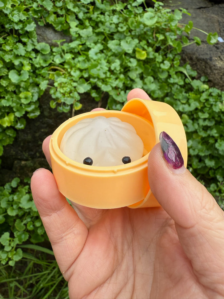 White Jade Bao Bun with Steamer Carving