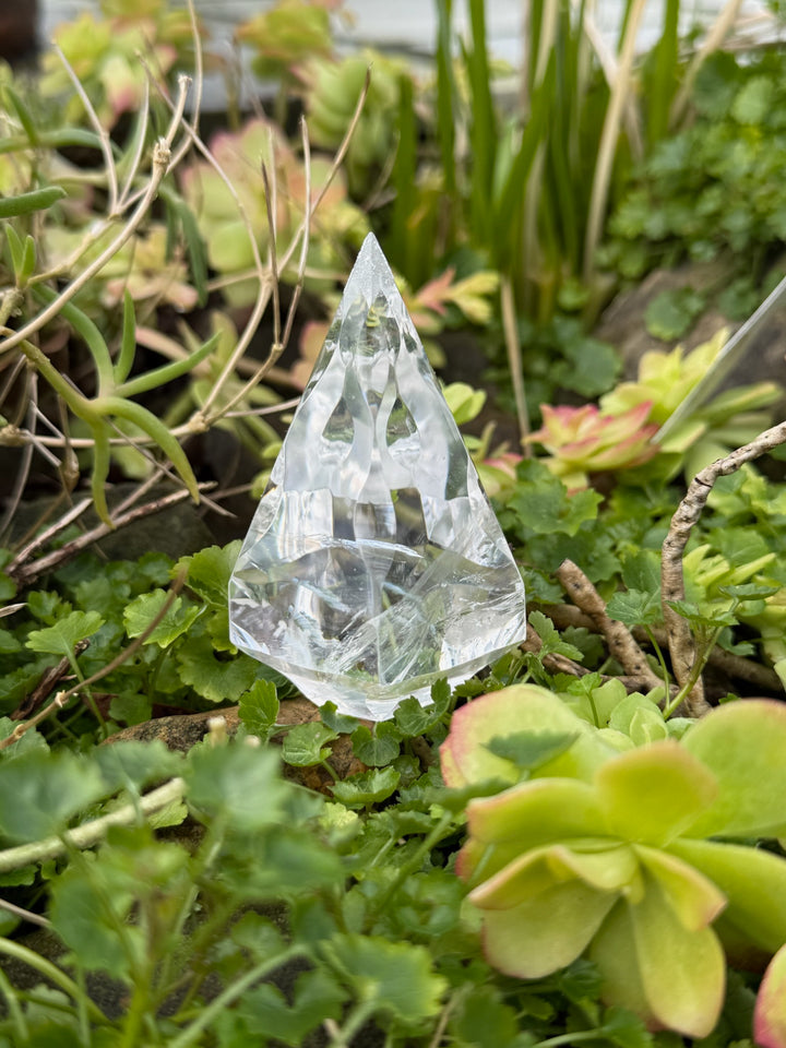 High Quality Clear Quartz Faceted Point Carving