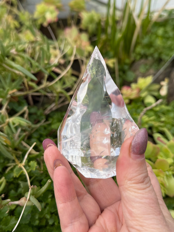 High Quality Clear Quartz Faceted Point Carving