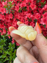 Load image into Gallery viewer, Calcite Bee Carving
