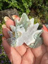 Load image into Gallery viewer, Moss Agate Leaf Carving
