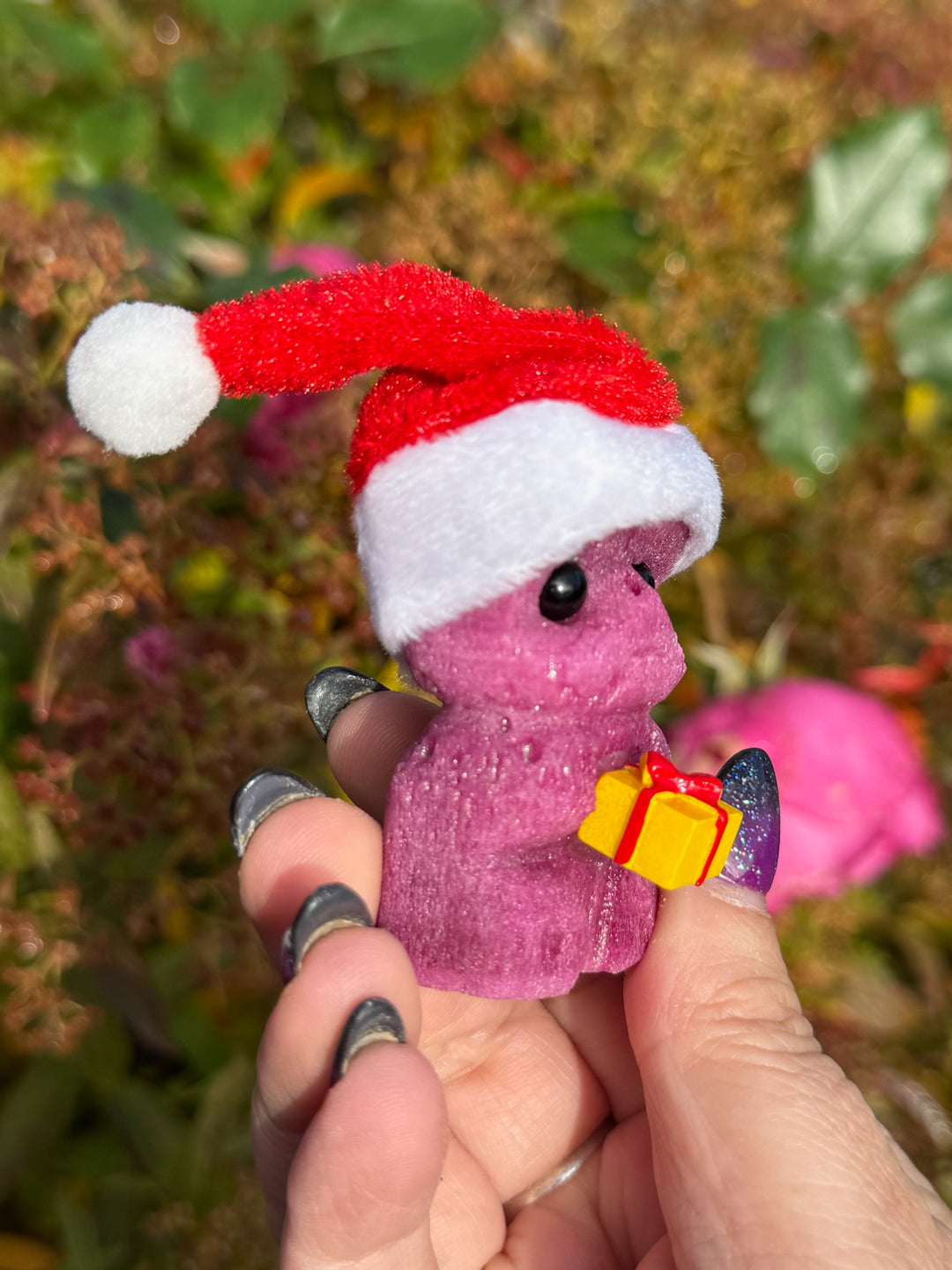 UV Reactive Christmas Honeycomb Ruby Crystal Pet