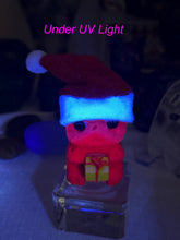 Load image into Gallery viewer, UV Reactive Christmas Honeycomb Ruby Crystal Pet
