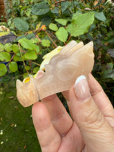 Load image into Gallery viewer, Agate Carved Dragon Head

