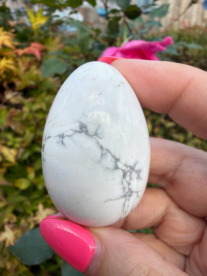 Howlite Crystal Egg – Polished White Gemstone Carving from Brazil