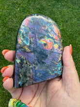 Load image into Gallery viewer, High Purple Flash Labradorite Freeform 9cm Exact Piece
