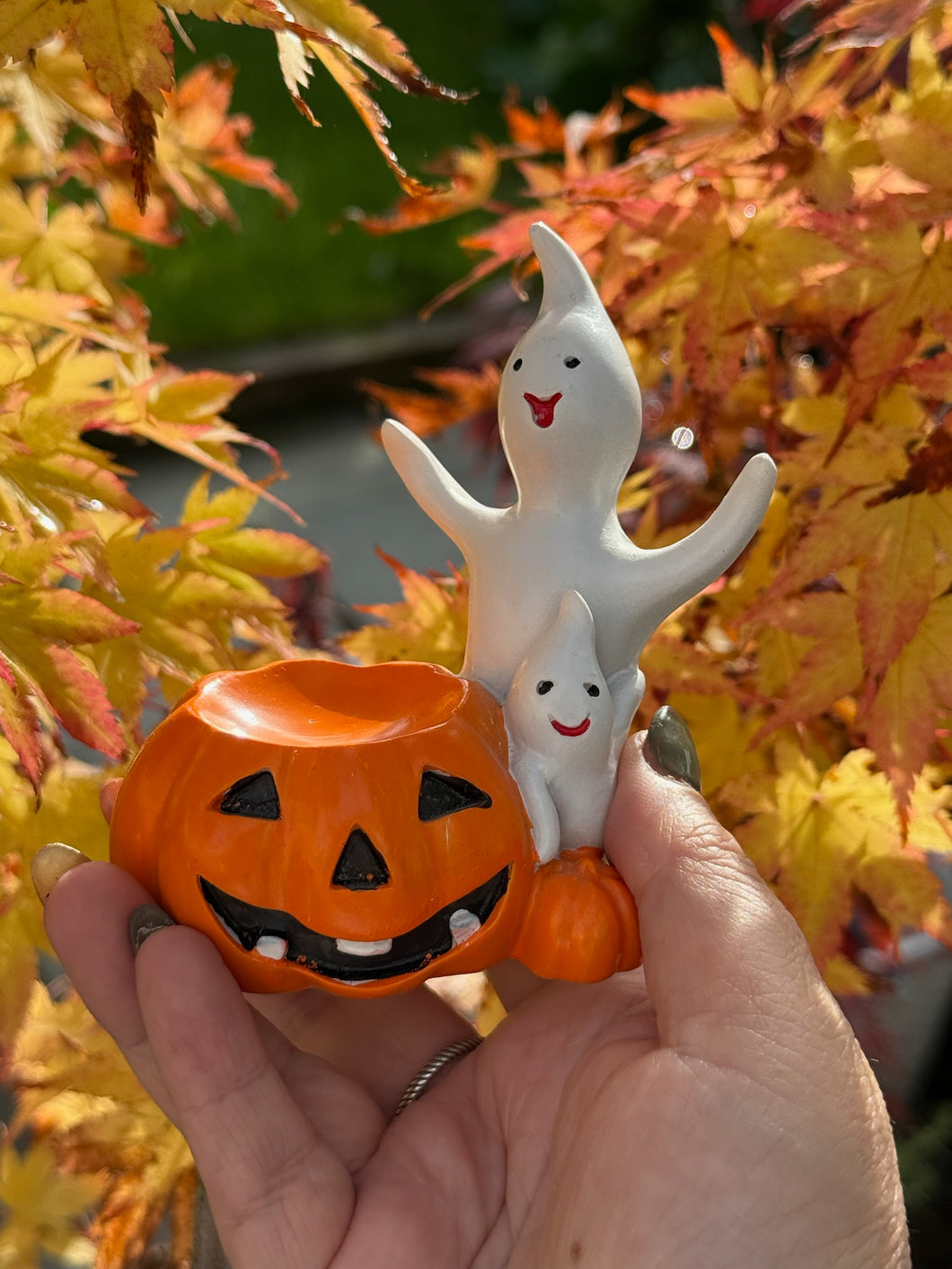 Pumpkin and Ghost Sphere Stand Holder