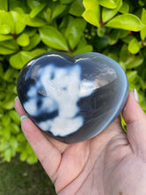 Load image into Gallery viewer, Large Orca Agate Heart
