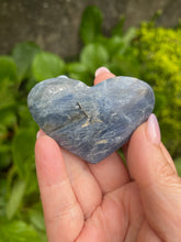Load image into Gallery viewer, Blue Kyanite Heart Carving
