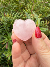 Load image into Gallery viewer, Rose Quartz Heart Carving
