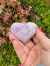 Load image into Gallery viewer, Uv Reactive Kunzite Heart Carving

