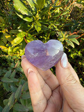 Load image into Gallery viewer, Amethyst Heart Carving
