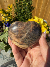 Load image into Gallery viewer, Black Moonstone Heart Carving
