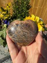 Load image into Gallery viewer, Black Moonstone Heart Carving
