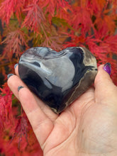 Load image into Gallery viewer, UV Reactive Volcano Agate Heart Carving
