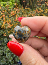 Load image into Gallery viewer, Pietersite Puff Pocket Heart Carving
