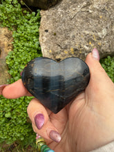 Load image into Gallery viewer, Blue Tigers Eye Heart Carving
