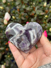 Load image into Gallery viewer, Dream Chevron Amythyst Heart Carving
